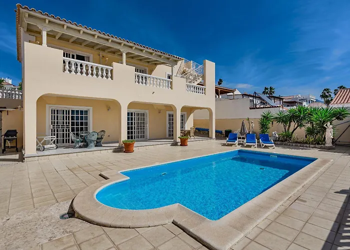 Villa El Yuka With Heated Pool
