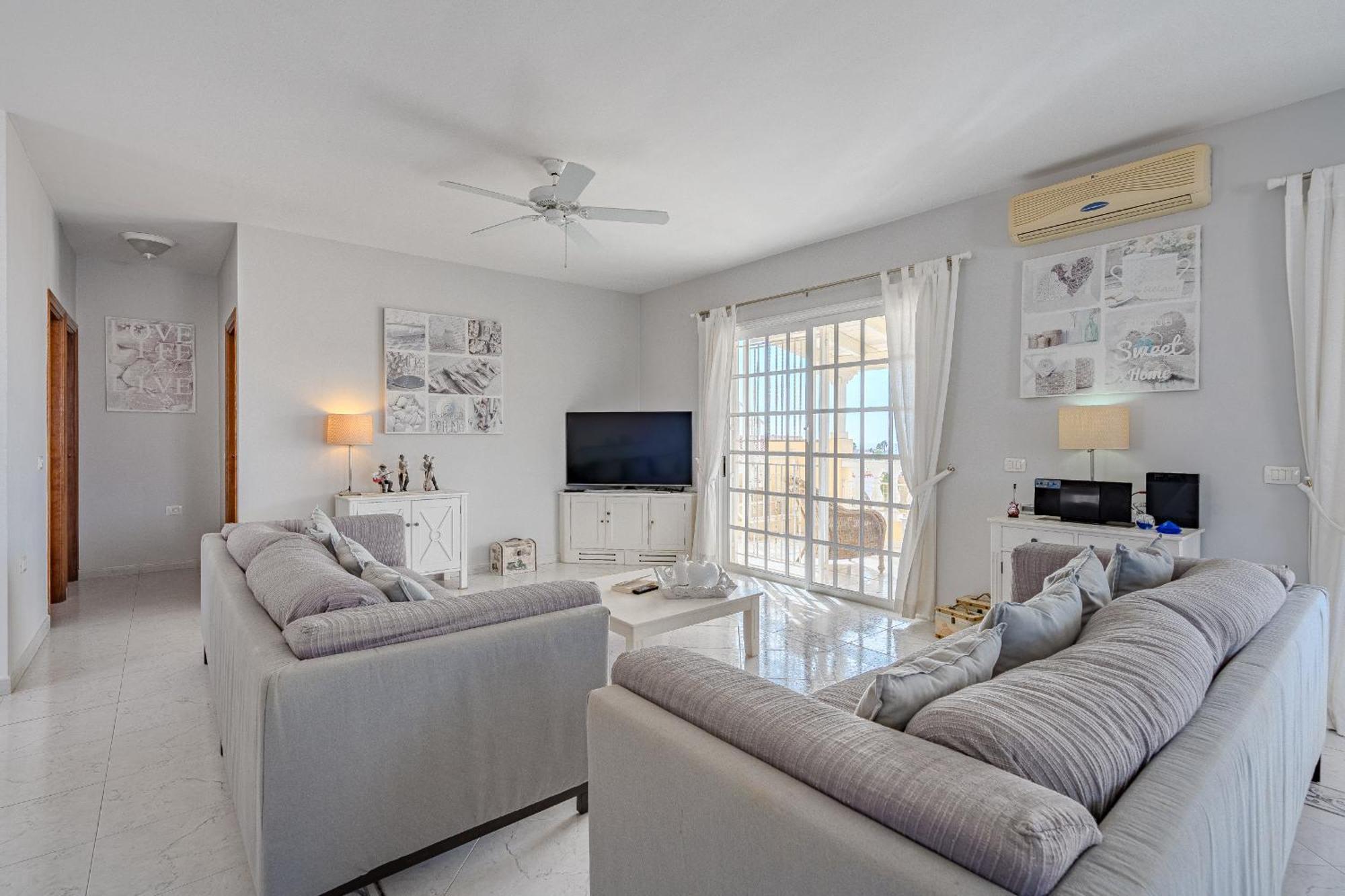 El Yuka With Heated Pool Villa *