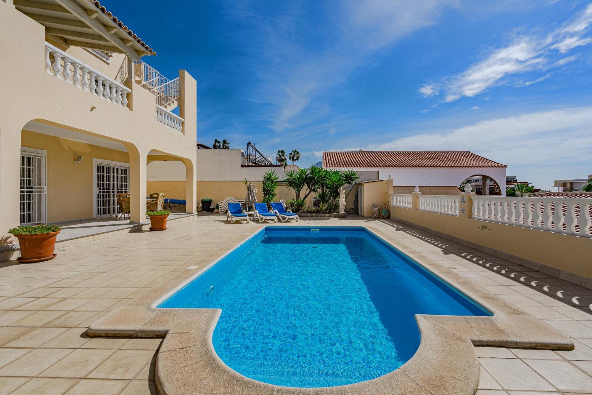 Vil·la El Yuka With Heated Pool