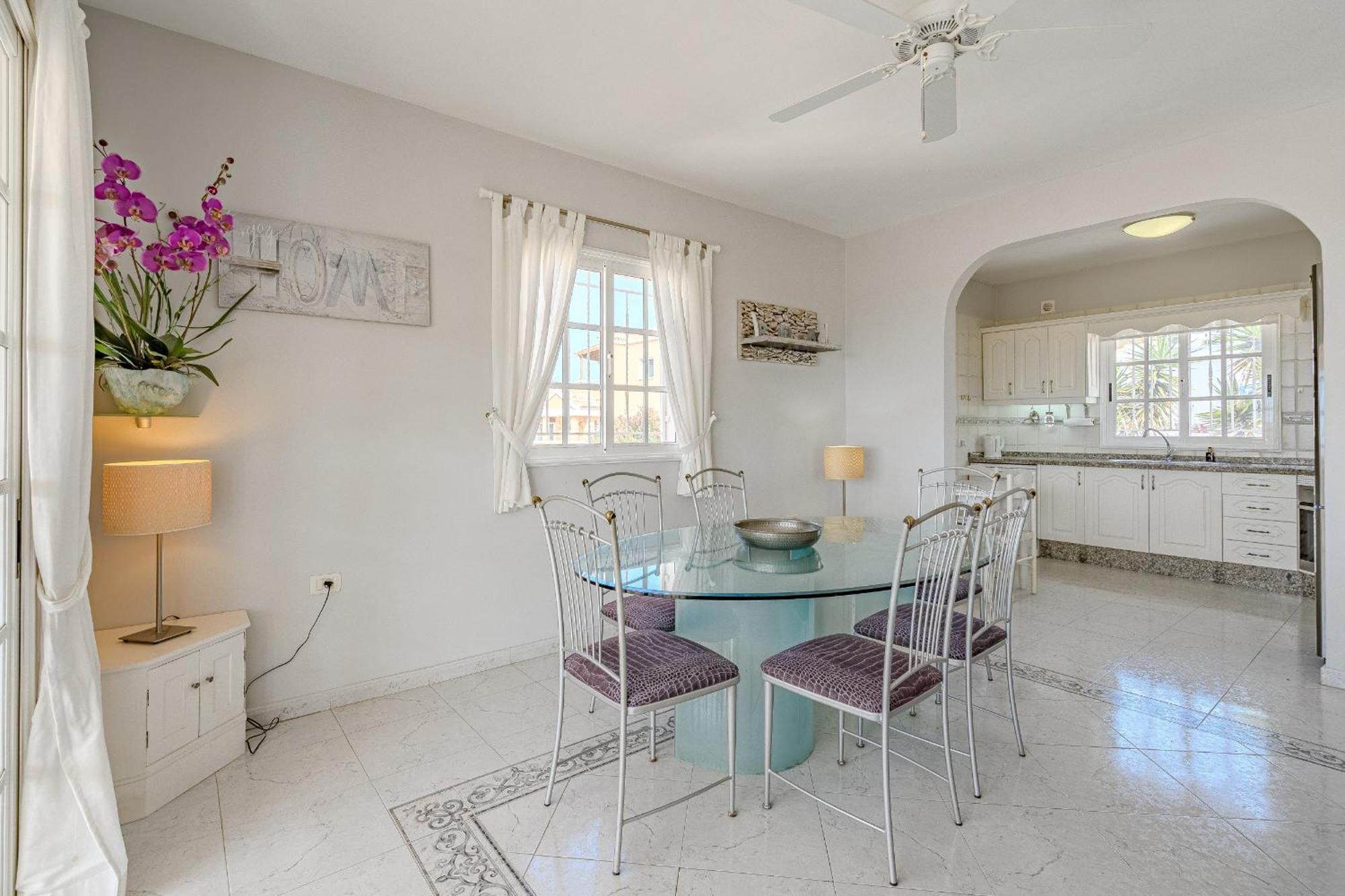 Villa El Yuka With Heated Pool